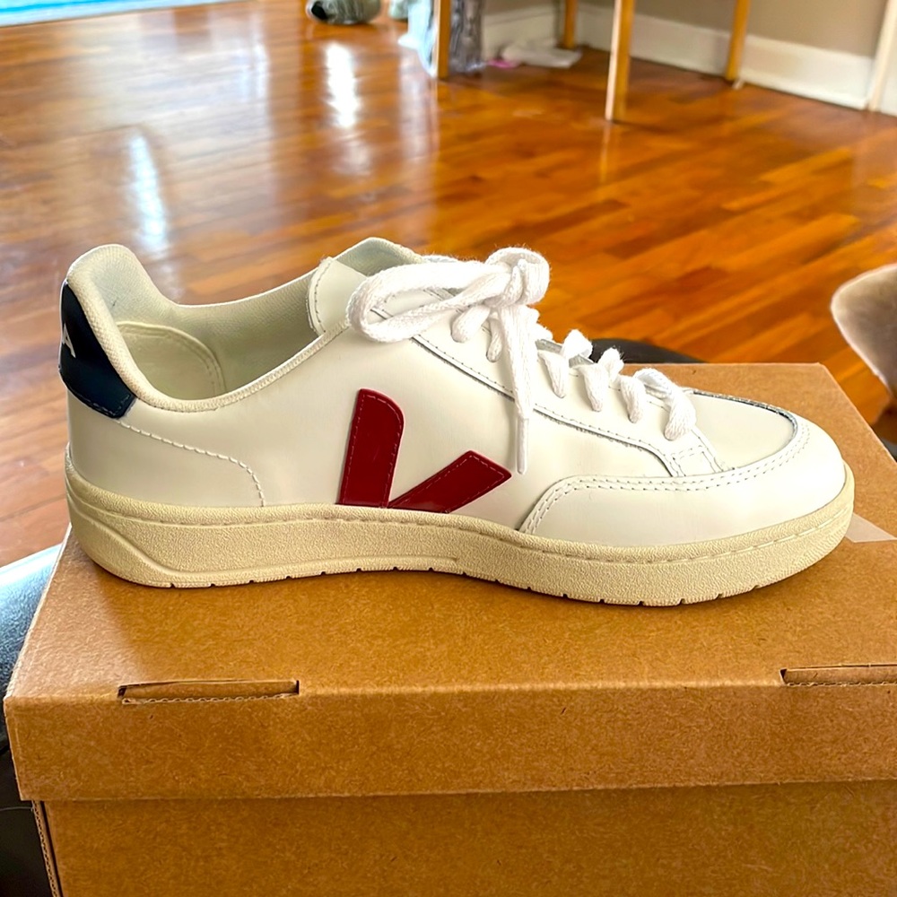 Veja V-12 Leather sneakers